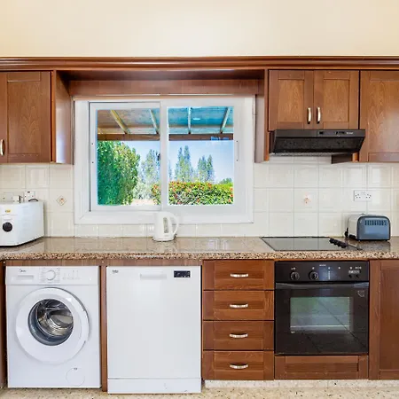 Andreas Villa Argaka