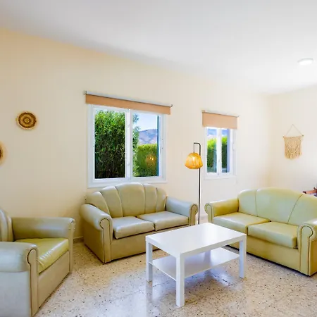 Andreas Villa Argaka